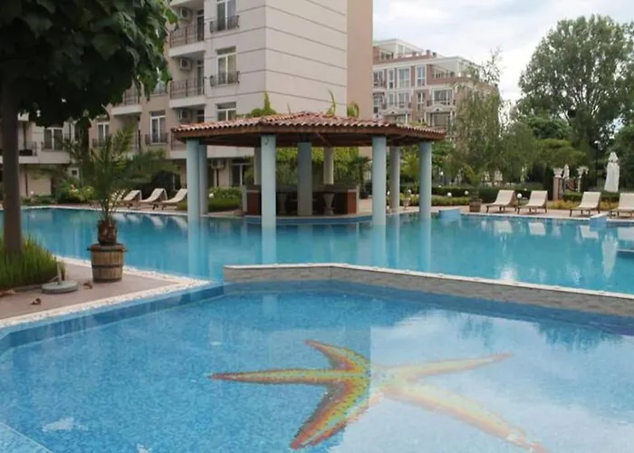 Spacious, 1 Bed Apt, Dawn Park شقة *