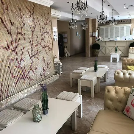 Spacious, 1 Bed Apt, Dawn Park Lejlighed *