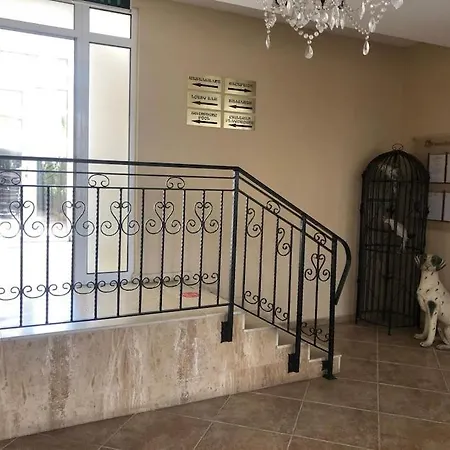 Апартаменты Spacious, 1 Bed Apt, Dawn Park Солнечный берег